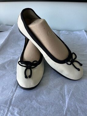 Aerosoles Homebet Ivory and Black Ballet Flats sz 9 EUC